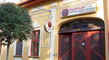 Hunyadi Apartman - Panzió (thumb)